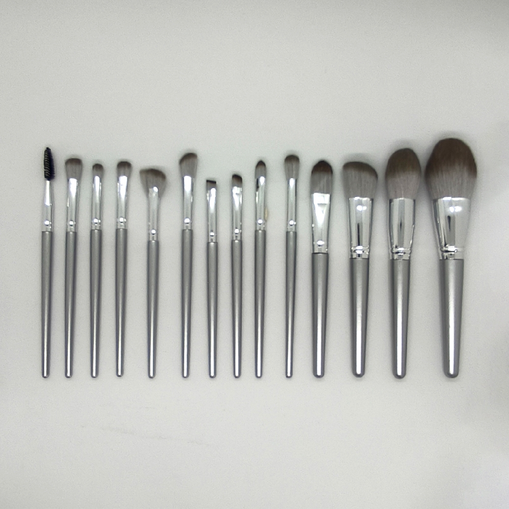 SET DE MAQUILLAJE PLATEADO 14 PCS | Vista 4